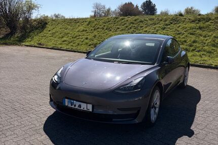 Tesla Model 3 12.000 km 32.000 &euro; Würselen 52146