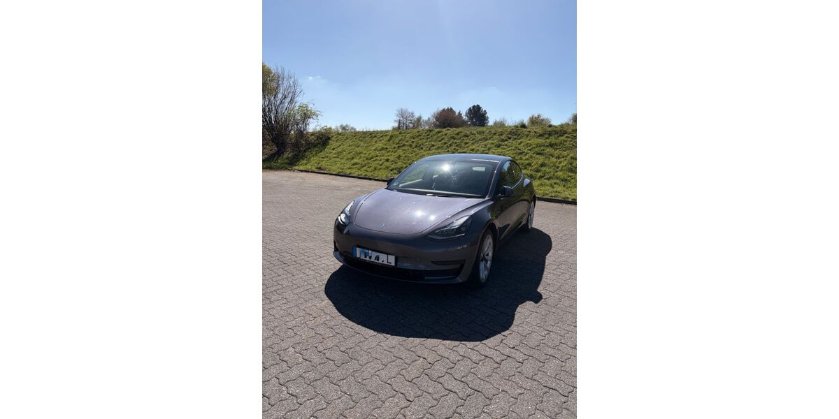 Tesla Model 3 12.000 km 32.000 &euro; Würselen 52146