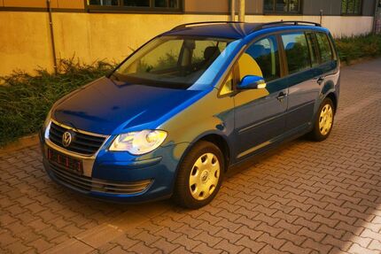 VW Touran 224.600 km 2.950 &euro; Düren 52351