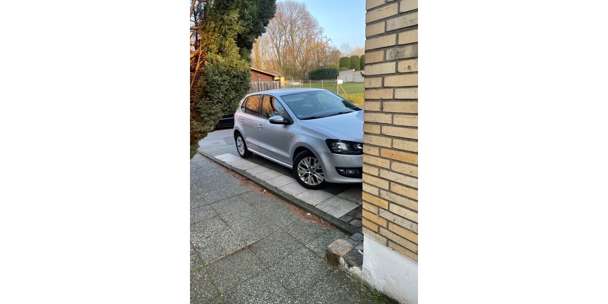 VW Polo 140.000 km 8.900 &euro; Würselen 52146