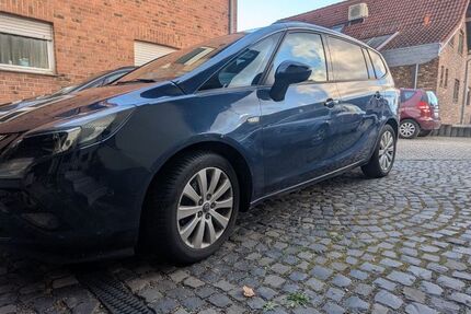 Opel Zafira Tourer 195.000 km 5.950 &euro; Langerwehe 52379