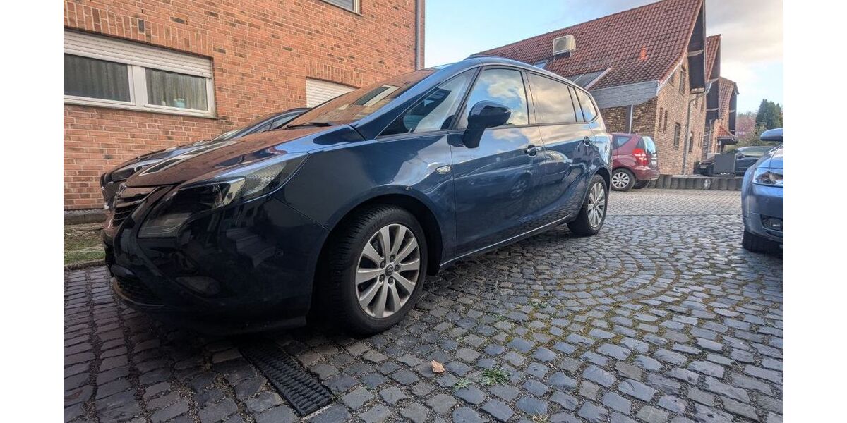 Opel Zafira Tourer 195.000 km 5.950 &euro; Langerwehe 52379