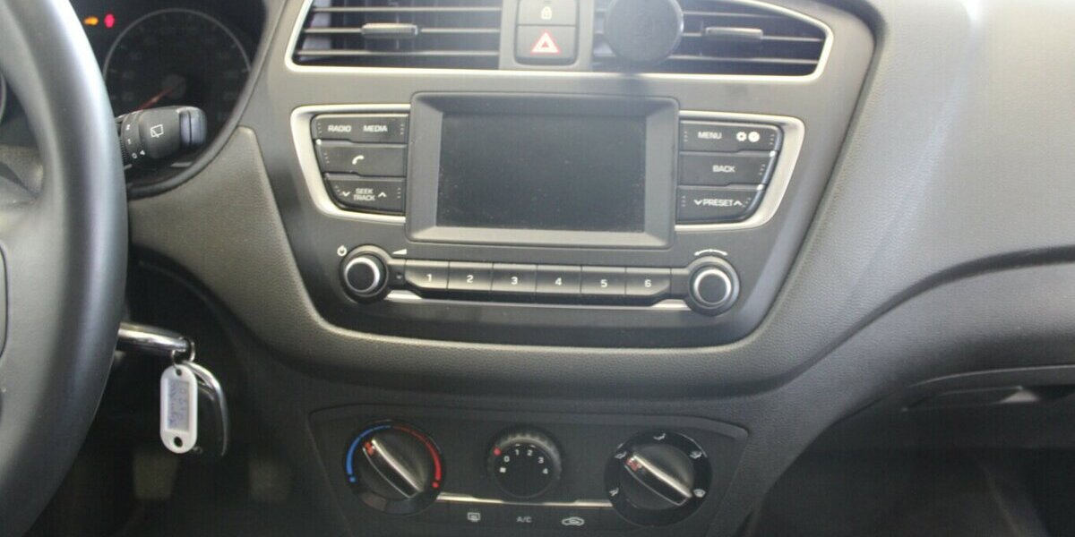 Hyundai i20 1.2 - 5-Türig - Klima - 41.802 km 11.980 &euro; Euskirchen 53881